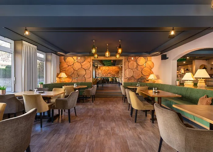 Restaurant Pollmanns Hotell 3*